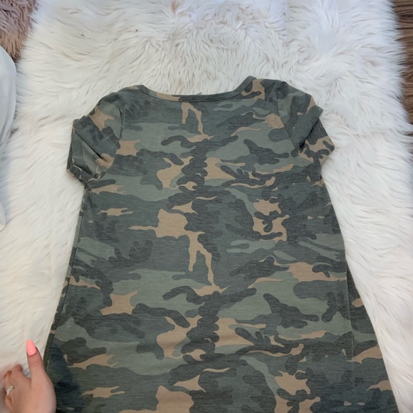 tee - Picture 2 of 2